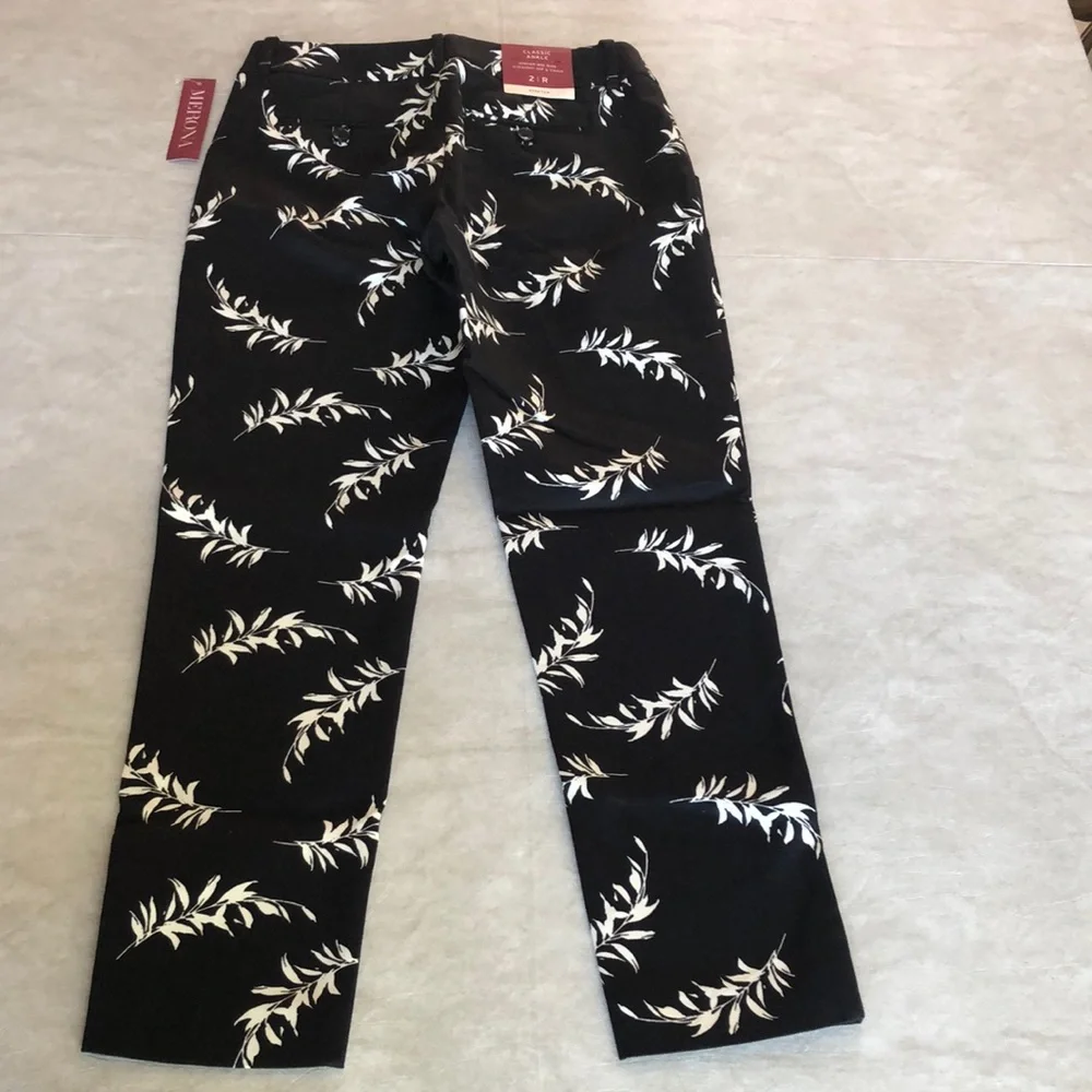 Merona Woman’s Classic Ankle Black White Leaf Print Slim Fit Pants Size 2 - Picture 2 of 15